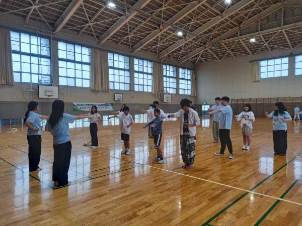 다문화가정 초등학생 자녀들을 대상으로 태권도 교육봉사 프로그램 진행 모습