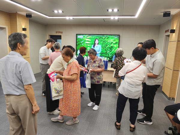 임대아파트 입주민 폭염피해 예방 캠페인 진행 모습