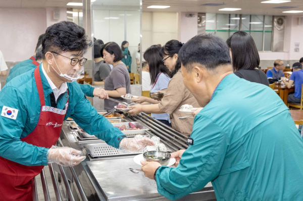 을지연습 훈련의 일환으로 비상식량 급식체험 진행