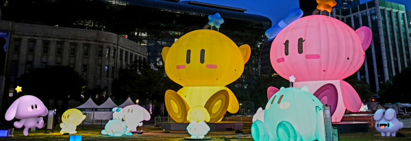 서울광장 꿈돌이·꿈순이 야간 조형물 모습