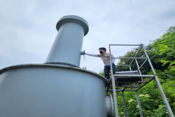 배출사업장 점검하는 모습