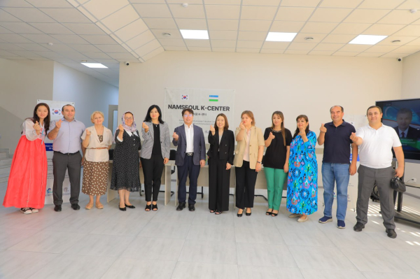 우즈베키스탄에 ‘남서울 K-센터’ 개소식 기념사진