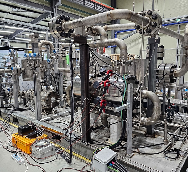 한국원자력연구원은 초임계 CO2 발전 시스템을 개발해 100kWe 전력 생산에 성공했다.