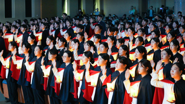 간호학과가 제14회 나이팅게일 선서식을 개최했다.