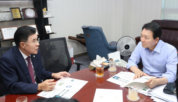 이응우 계룡시장, 성일종 국회의원