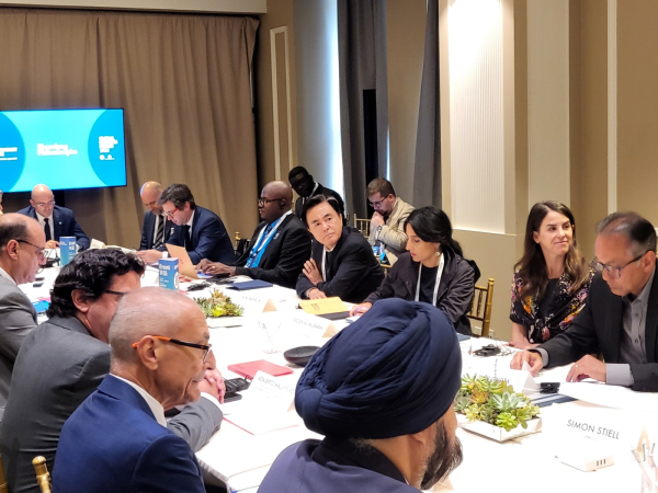 챔프 고위급 회담