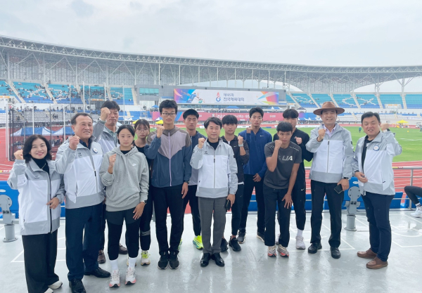 충남도의회 교육위 105회 전국체전 참가학생 격려