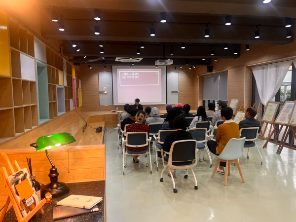 10월 황인찬 시인 초청 강연 운영