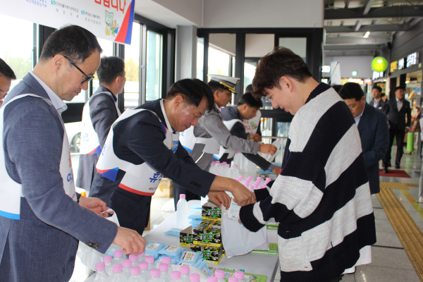 메인 홍보부스 캠페인 진행 모습