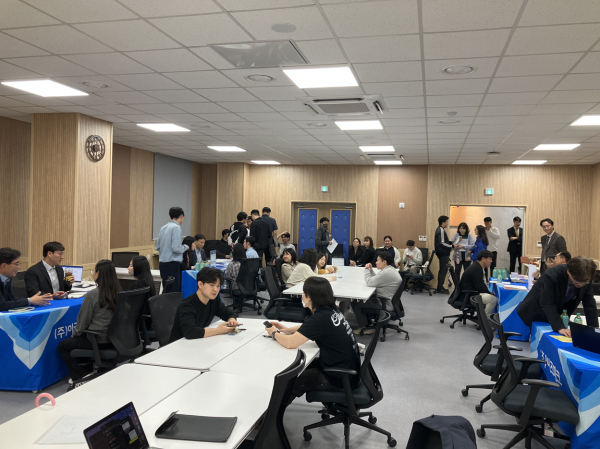 충청권 AI·디지털산업 종합교육협의체 기업 맞춤 공동취업설명회 개최 모습