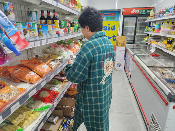 외국식료품 전문판매업소 일제점검 모습