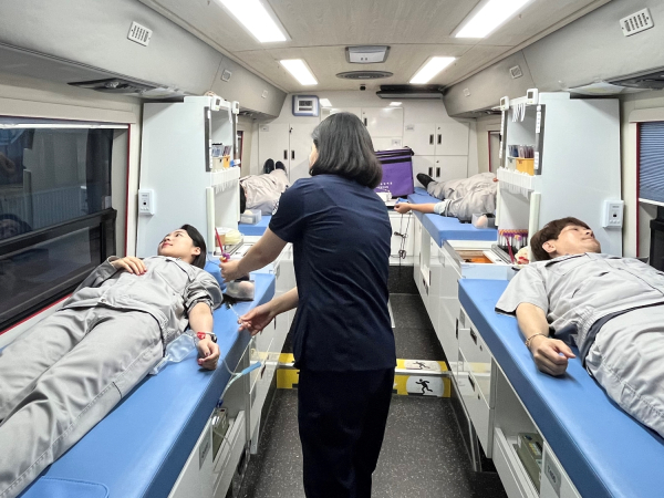 지난 22일 대전공장과 금산공장 임직원 대상으로 헌혈 캠페인 진행 모습