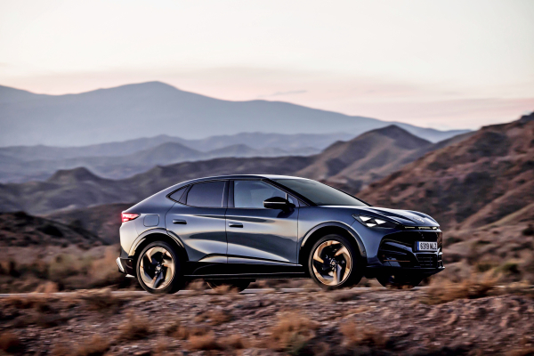 고성능 전기 SUV 쿠프라 타바스칸에 신차용 타이어 공급