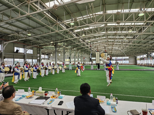 청양 충청웃다리농악보존회, 2024 전국웃다리풍물경연대회에서 공연 모습