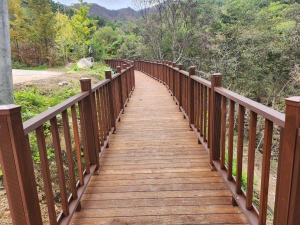 국립산림치유원(영주시 봉현면 테라피로) 원내 무장애치유숲길 준공 사진