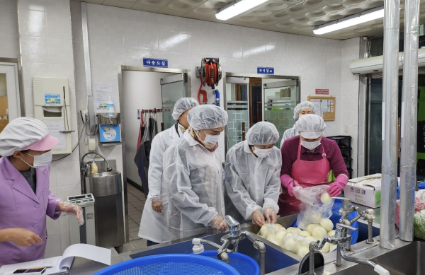 간부공무원 학교급식 특별점검 모습