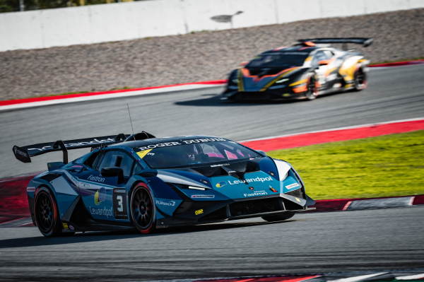2024 시즌 람보르기니 슈퍼 트로페오 유럽 시리즈 바르셀로나 경기 장면