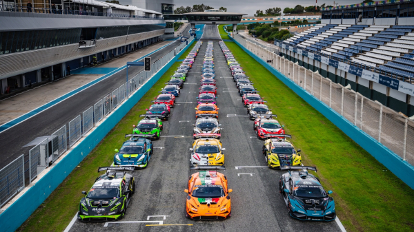 2024 시즌 람보르기니 슈퍼 트로페오 월드 파이널 대회 경기 장면