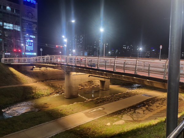 당진1교 경관조명 설치 모습