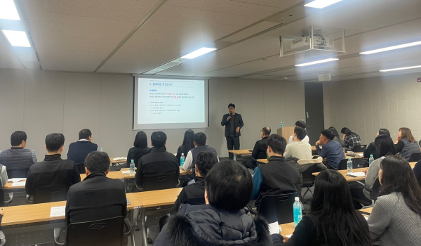 국가철도공단 임직원 고충 해결을 위한 ‘무료 법률교육 및 상담’을 26일 공단 대전 본사에서 진행하고 있다.