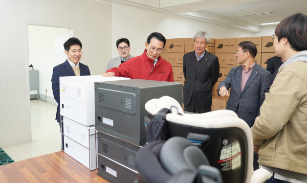 이완섭 서산시장이 지난 11월 12일 운산면에 위치한 ㈜폴레드를 방문했다.