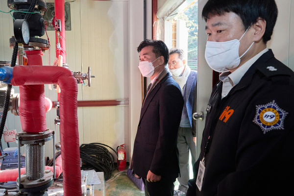 지난 10일 조일교 아산시장 권한대행 아산설화요양원 민관합동점검 모습