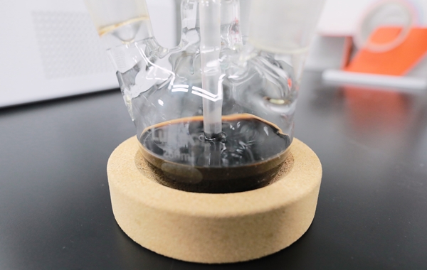 중합이 완료된 수계 폴리이미드 용액