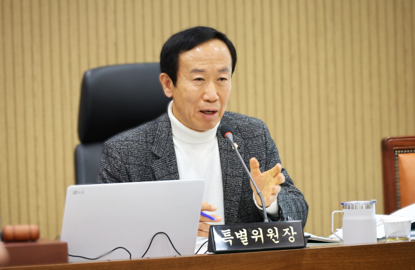 한경석 예결특위위원장