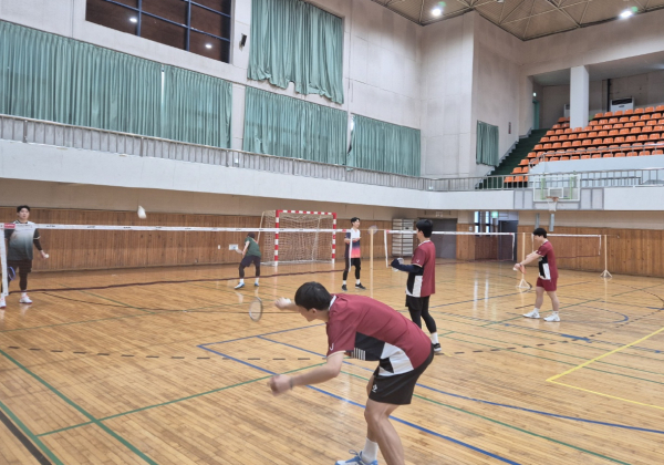 배드민턴 경기 모습