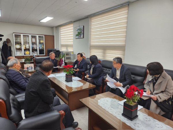 최민호 시장 대한노인회 세종시지회 방문 모습