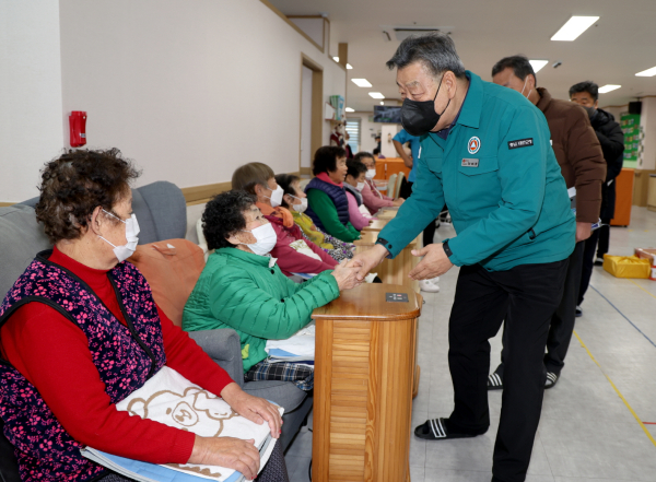 가세로 군수 복지시설 방문 (태안제일주간보호센터)