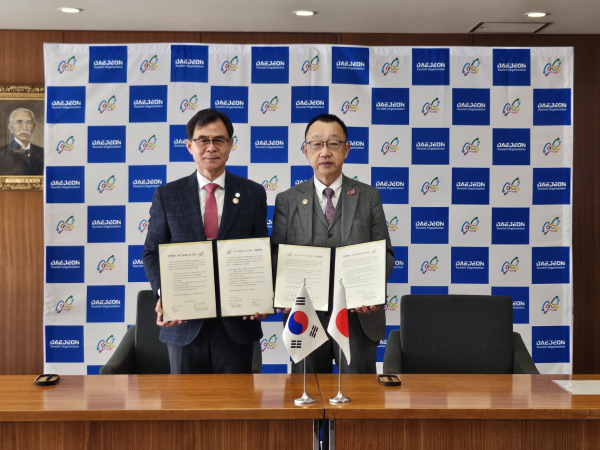 삿포로컨벤션뷰로와 업무협약 체결식 기념사진