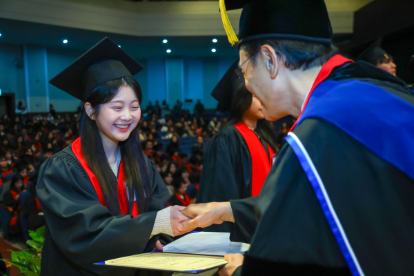 한남대, 제63회 2024학년도 전기 학위수여식 개최 모습