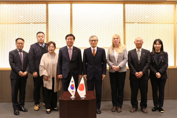 충남대학교-오사카대학 면담 기념 사진