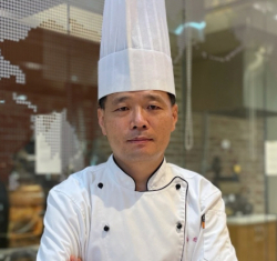 ‘백석만나호두과자’를 개발한 제과제빵과 권영회 교수 사진