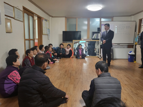 최재구 예산군수 행복경로당 방문 모습