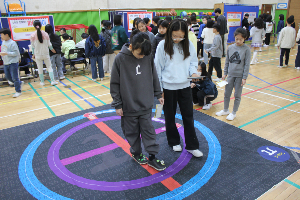 참샘초 학생들이 ‘파이데이’ 특별한 수학체험 진행 모습