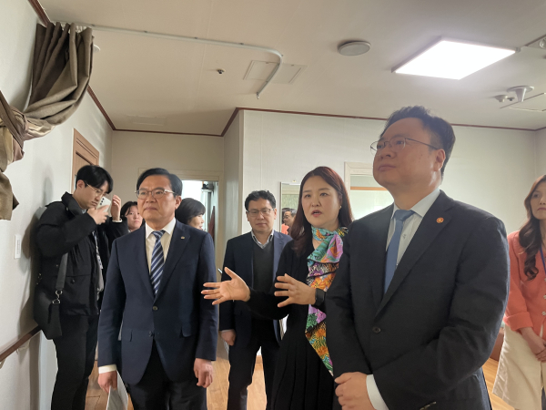 조규홍 보건복지부장관 등대의 집 방문 모습