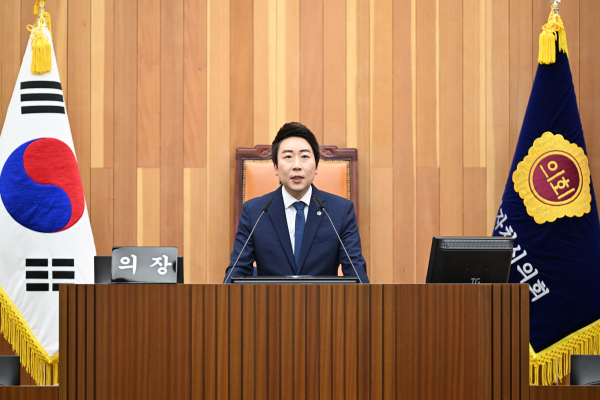 페회사 하는 임채성 세종시의회 의장