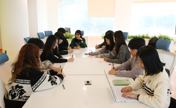 행복청 신규직원 공직몰입 워크숍 진행 모습