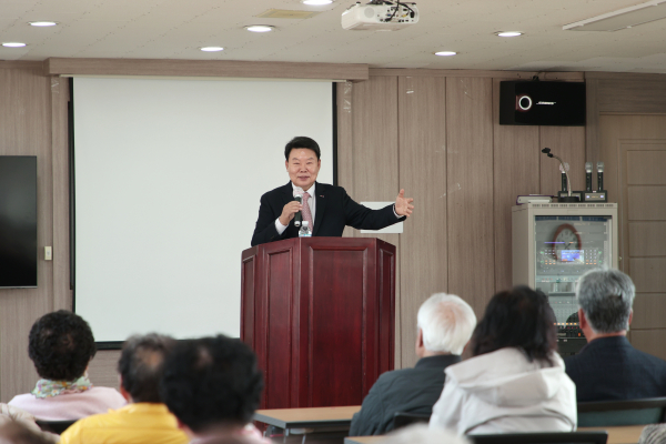 오성환 당진시장, 혜성노인대학 특강 진행 모습
