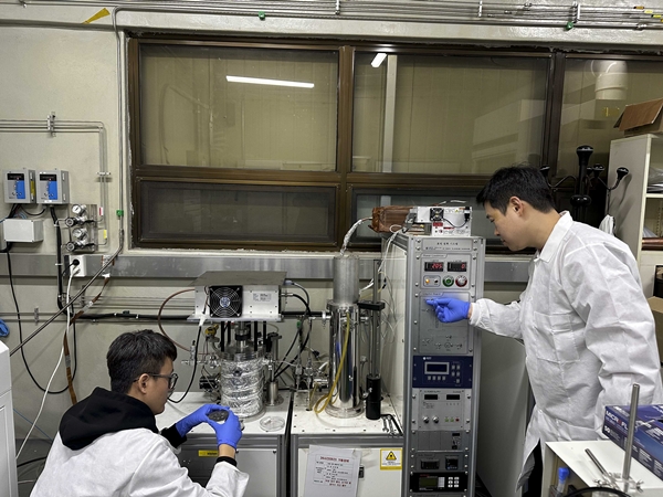 한국원자력연구원이 SFR 핵연료 피복관을 보호하는 펄스-역전류 방식의 코팅 기술을 개발했다.