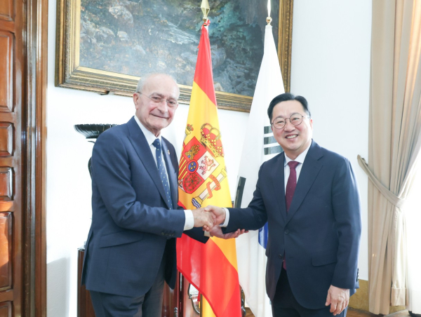 프란시스코 데라 토레 말라가 시장과 이장우 대전시장