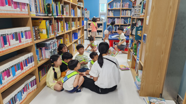 공립작은도서관 2024년 ‘도서관의 날·도서관 주간’ 독서문화 행사 모습