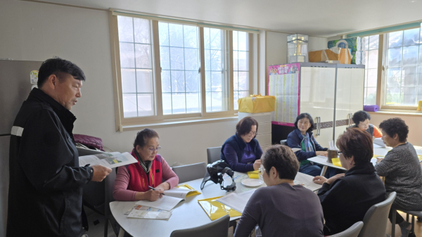 지난 4월 8일 대산읍 독곶1리 마을회관에서 진행된 여성농업인 농업기계 안전교육 진행 모습