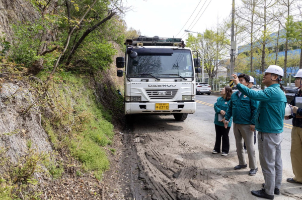 최충규 대덕구청장, 여름철 인명피해 우려지역 현장점검 모습