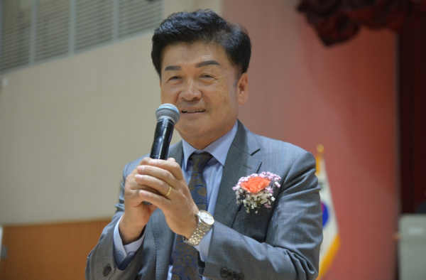 축사하는 김동수 유성구의회 의장
