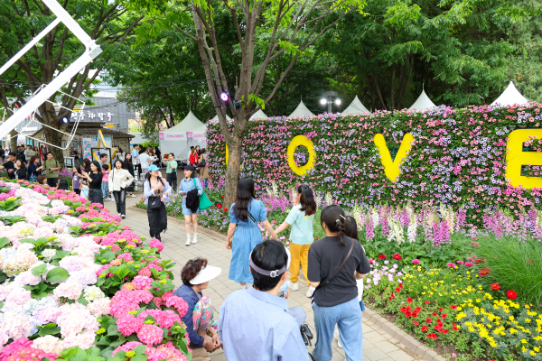 지난해 제3회 유성 봄꽃 전시회 주간 사진