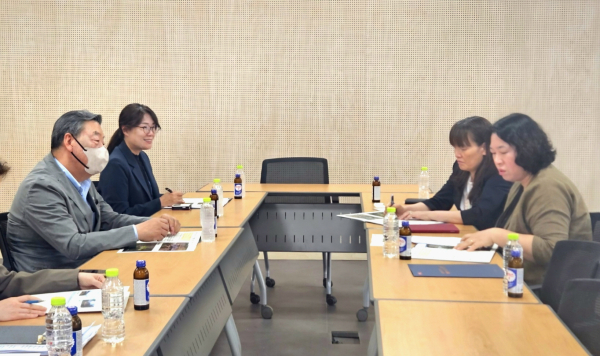 지난 21일 정부청사를 방문한 가세로 군수 등 태안군 관계자들.(보건복지부)