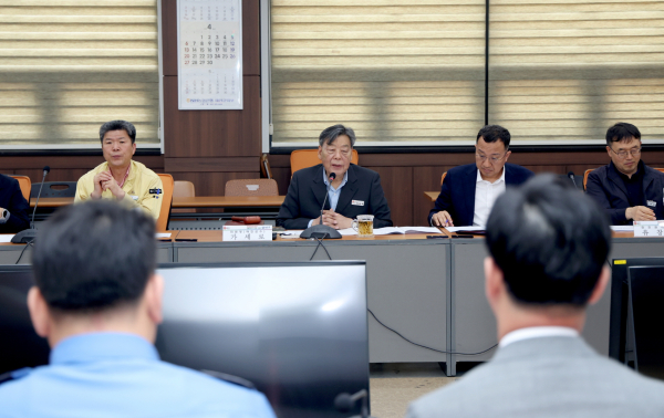 지난 24일 군청 중회의실에서 열린 ‘2025년 태안군 해수욕장협의회 회의’ 모습